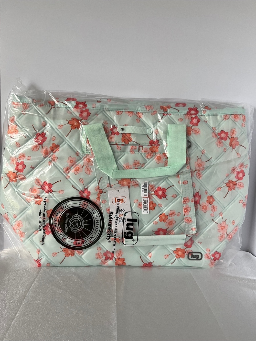 LUG - Ferry XL SE Expandable Carry-All Tote in Sakura Blossom - Picture 4 of 6